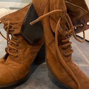 Source Unknown Tan Lace-Up Heeled Boots